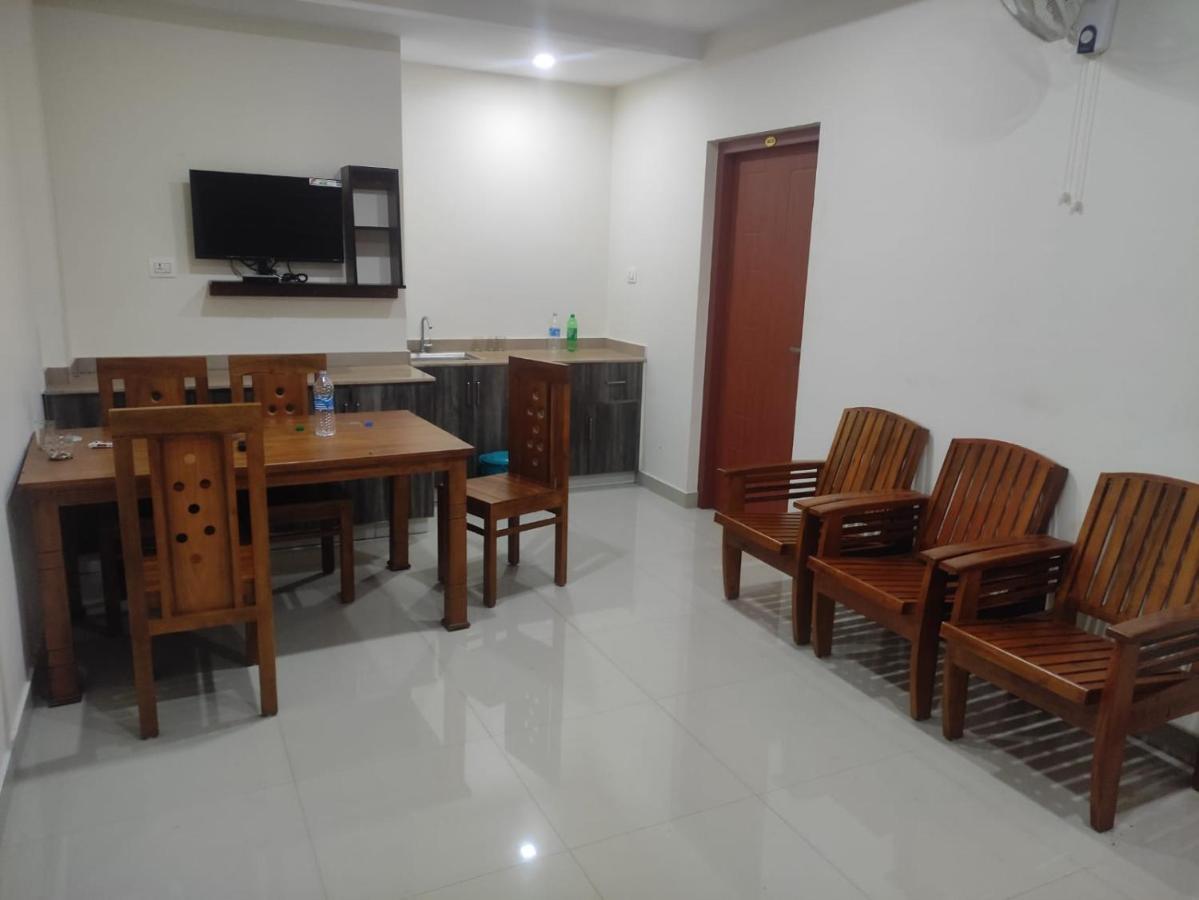 Hotel Pms Dhabi Residency Kottakkal Esterno foto