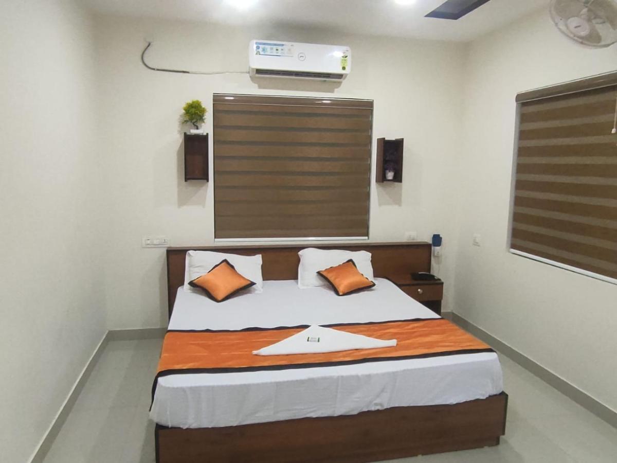 Hotel Pms Dhabi Residency Kottakkal Esterno foto